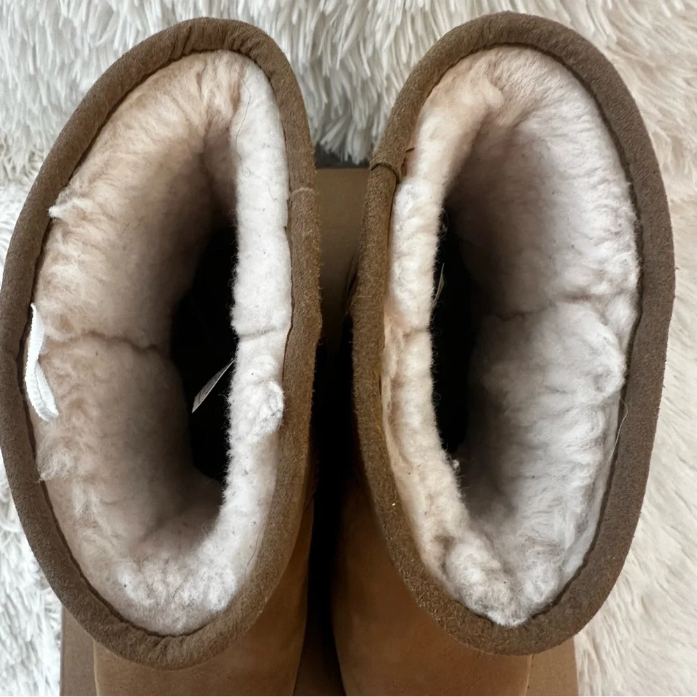 UGG Classic Short II Boots Chestnut Sheepskin Suede Women’s Size 5 Cozy Winter